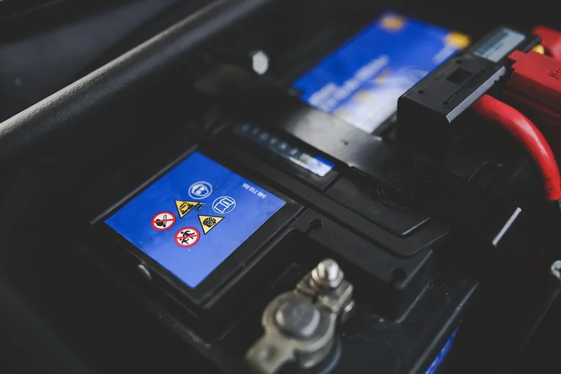 Comment choisir ses panneaux de sécurité : guide pratique